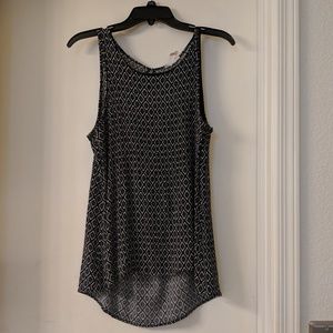 Patterned tank